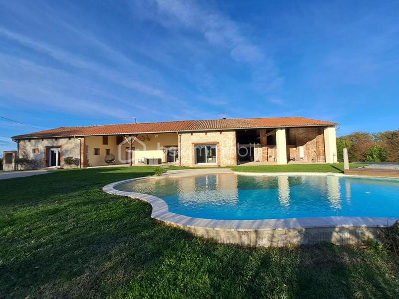 Longère - 275 m² - 7 pièces