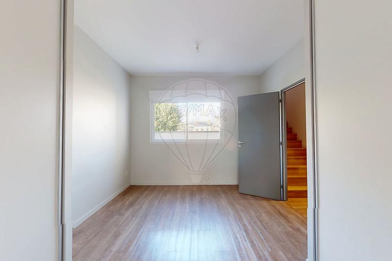 Maison - 194 m² - 6 pièces