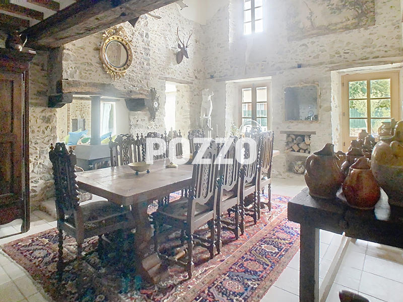 Maison - 277 m² - 6 pièces