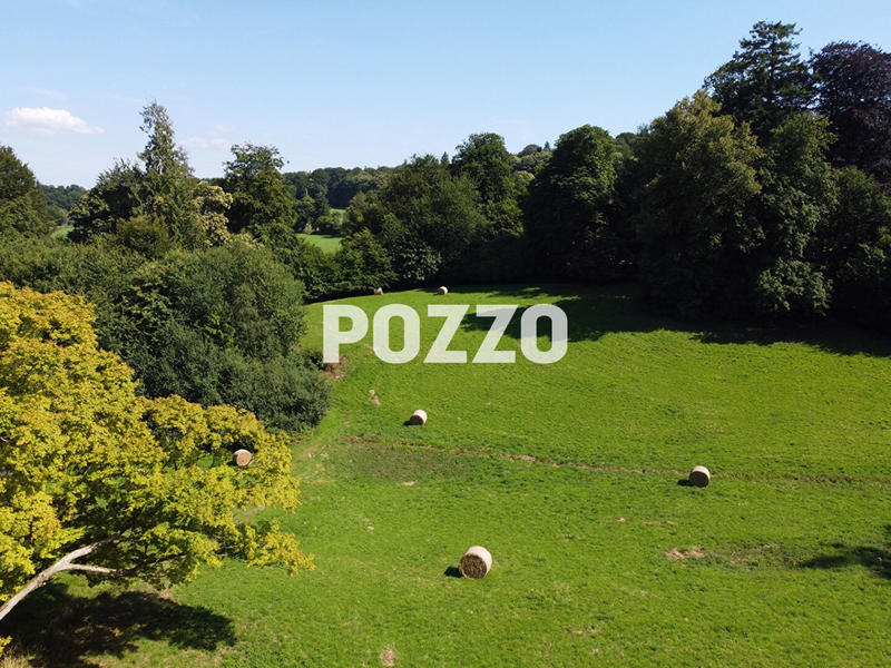 Maison - 334 m² - 7 pièces