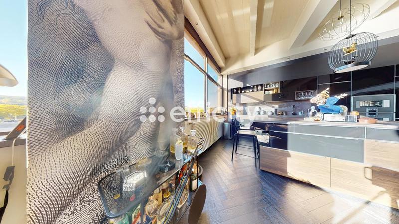 Loft - 149 m² - 4 pièces