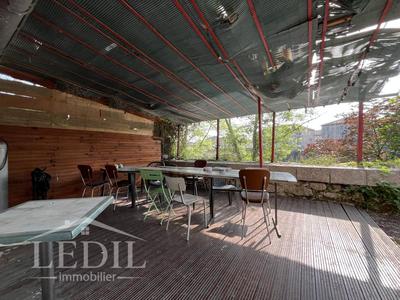 Maison - 185 m² - 3 pièces