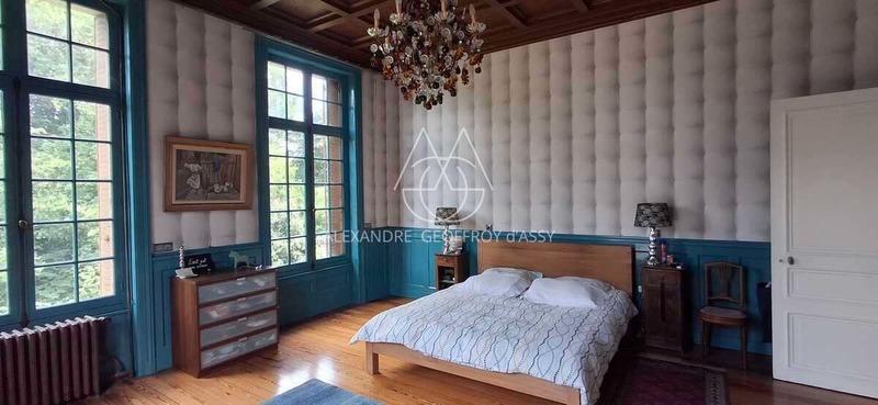 Château - 1 000 m² - 18 pièces