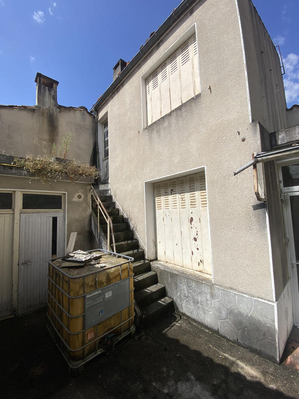 Maison - 232 m² - 8 pièces