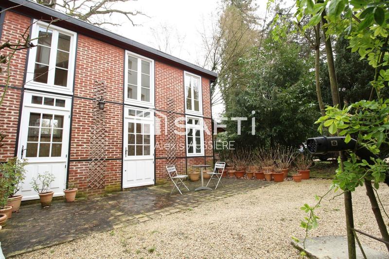 Maison - 412 m² - 11 pièces