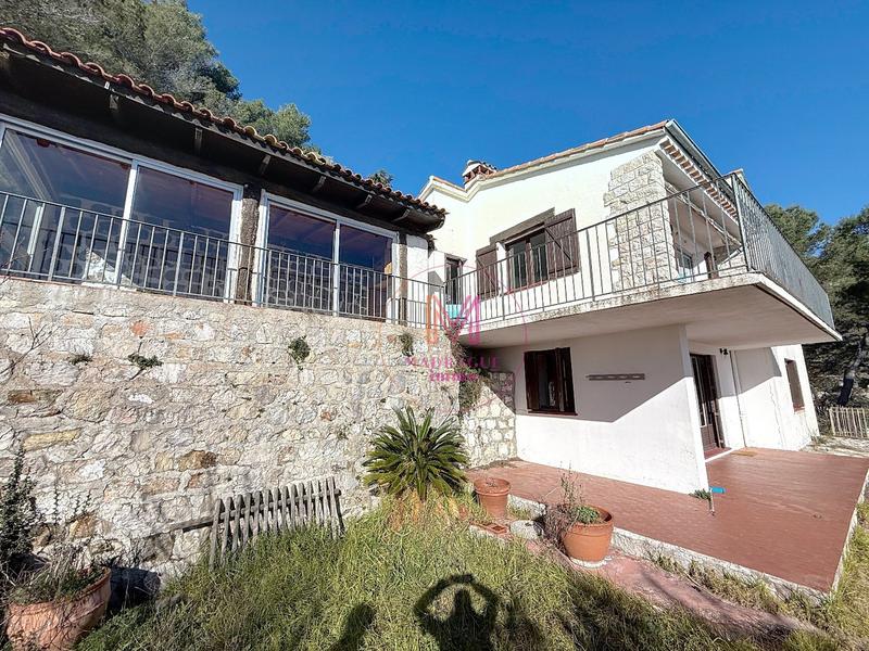 Maison - 186 m² - 6 pièces