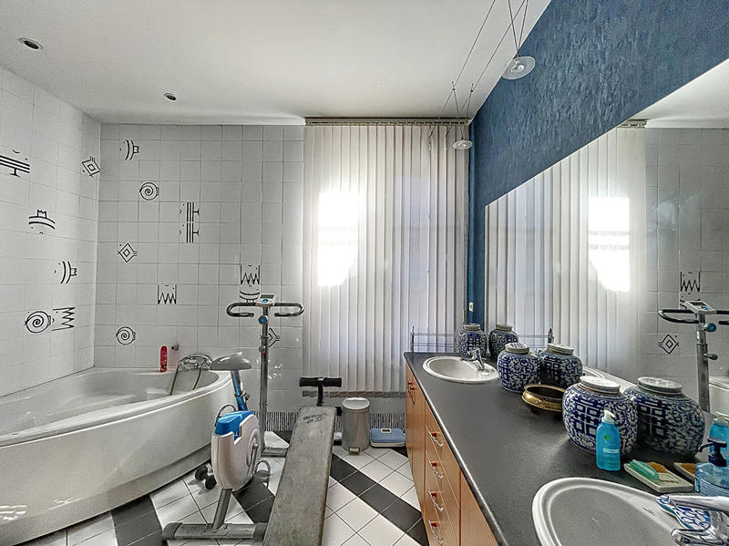 Appartement - 207 m² - 5 pièces