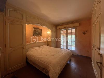 Villa - 216 m² - 5 pièces