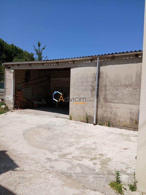 Maison - 225 m² - 8 pièces