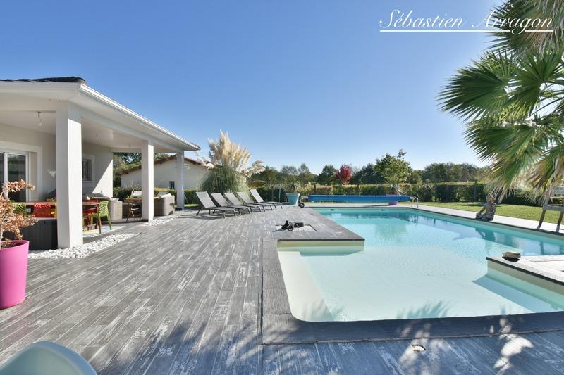 Maison - 195 m² - 5 pièces