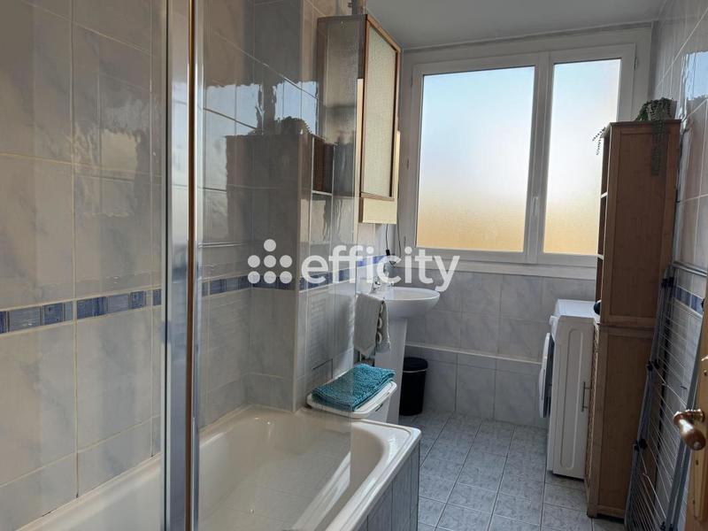 Appartement - 97 m² - 5 pièces