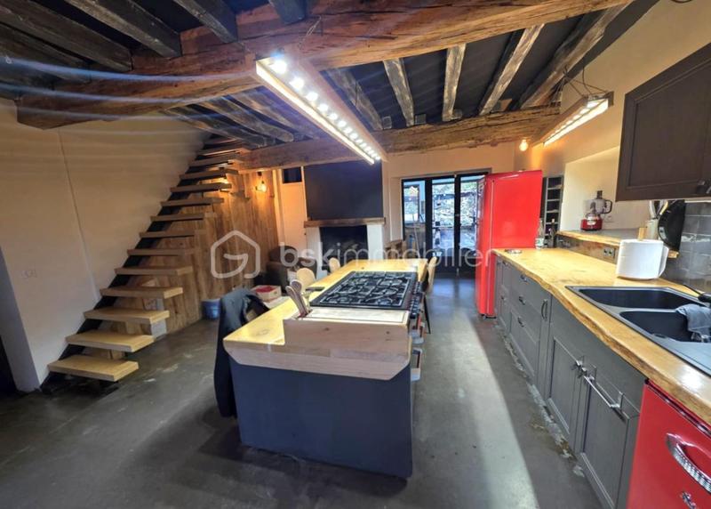 Maison traditionnelle - 189 m² - 8 pièces