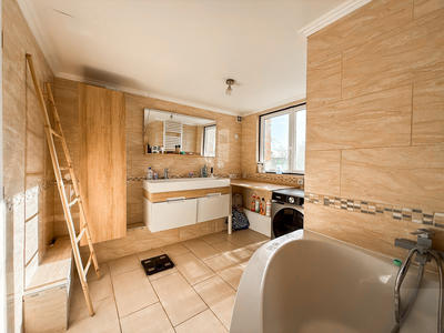 Maison - 166 m² - 6 pièces