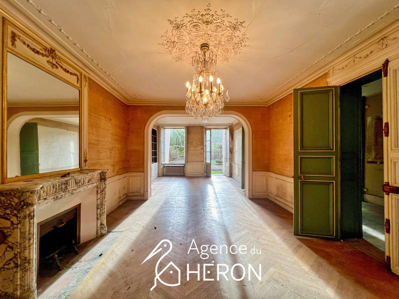 Maison - 470 m² - 19 pièces