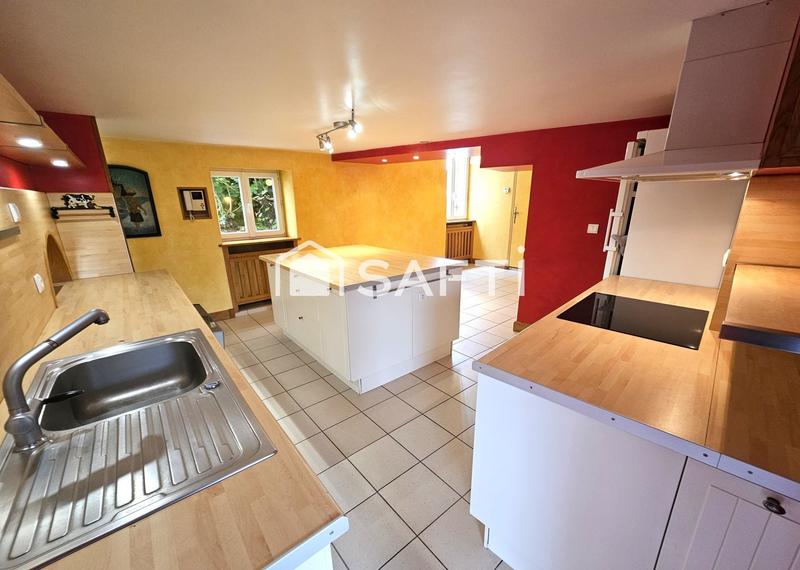 Maison - 286 m² - 9 pièces