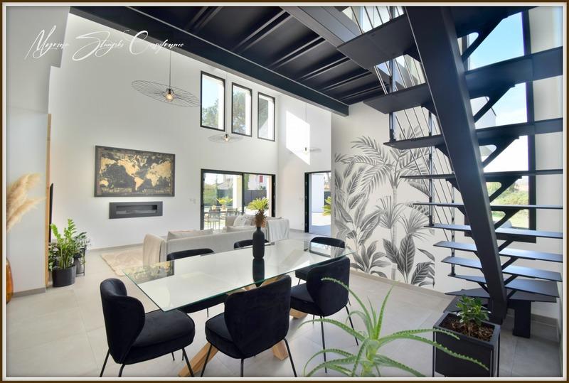 Propriété - 290 m² - 8 pièces