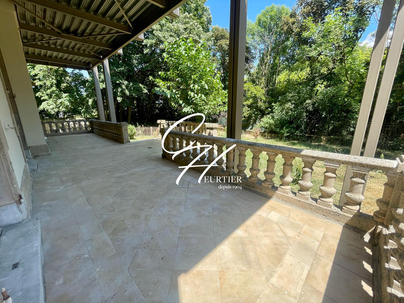 Appartement - 111 m² - 4 pièces