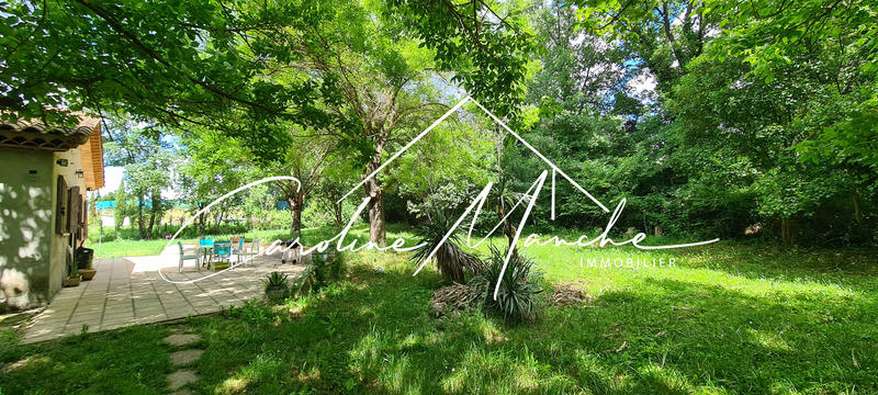 Propriété - 300 m² - 8 pièces