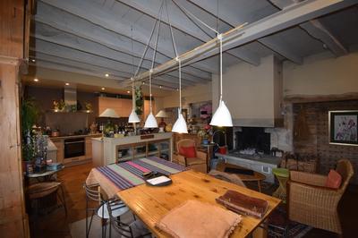 Maison - 203 m² - 7 pièces