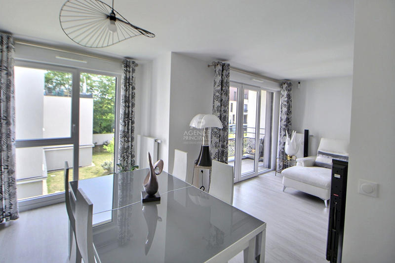 Appartement - 90 m² - 4 pièces