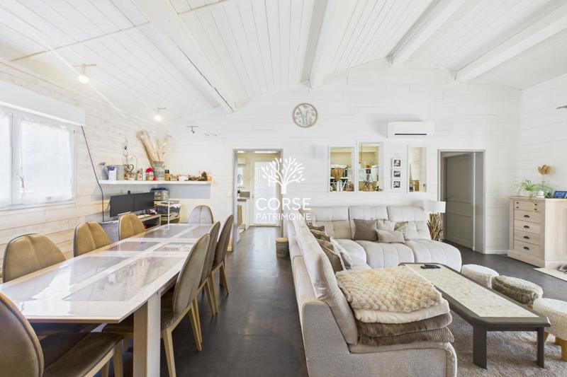 Maison - 120 m² - 3 pièces