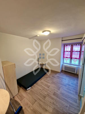 Propriété - 380 m² - 27 pièces