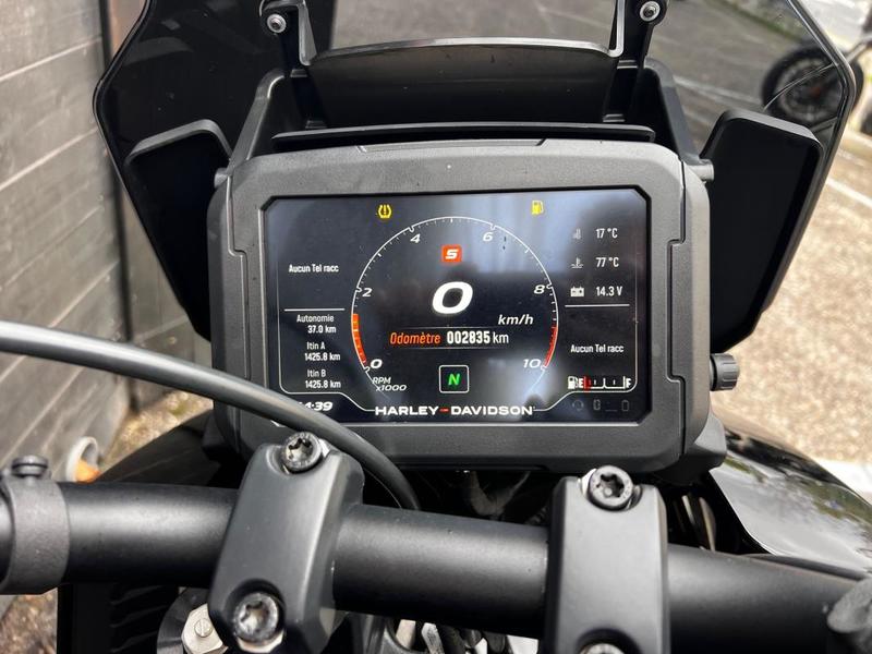 Harley Davidson Adventure Pan America 1250 St Jekill et Top Case