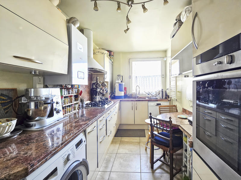 Appartement - 80 m² - 4 pièces