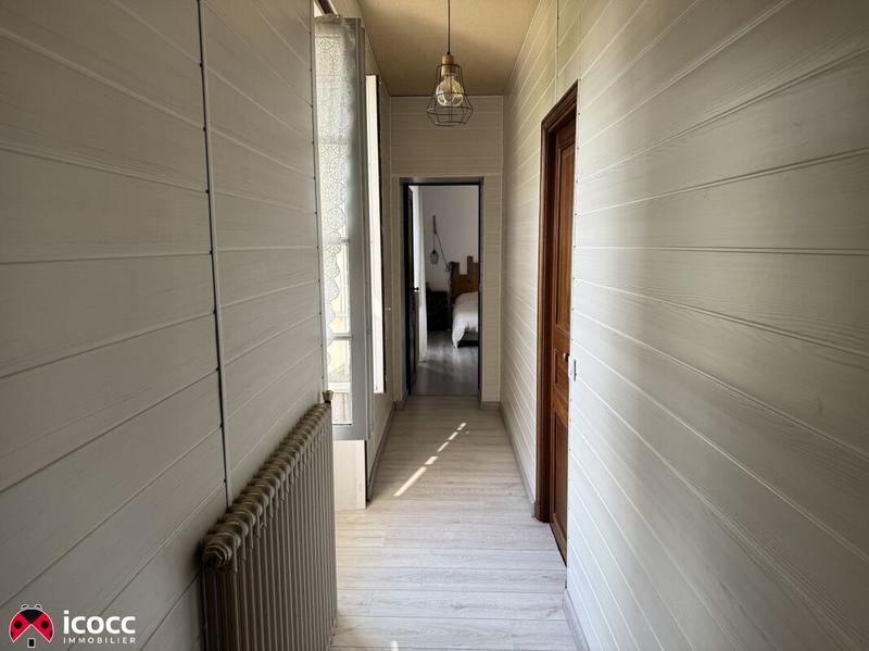 Demeure - 210 m² - 8 pièces