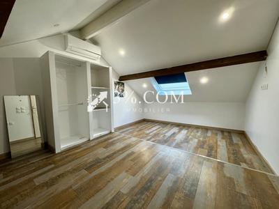 Maison - 269 m² - 12 pièces