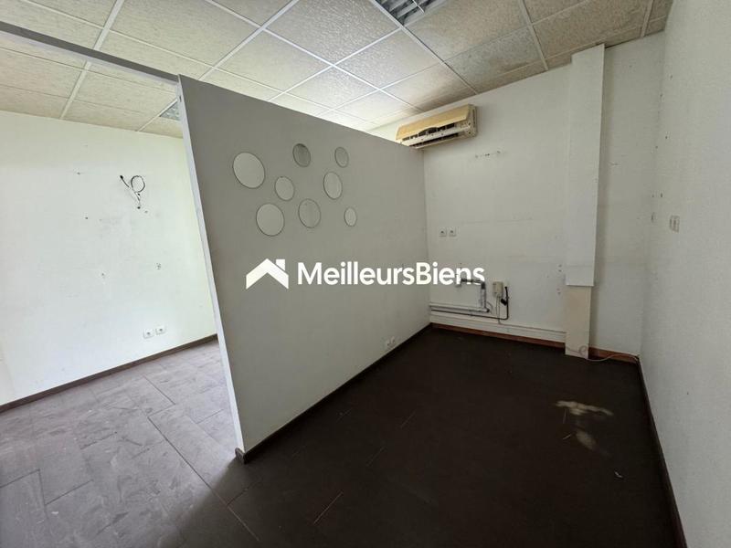 Local d'activité / Entrepôt - 50 m² - 4 pièces
