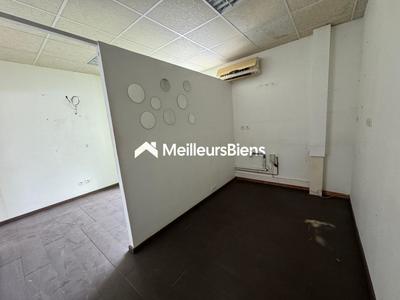 Local d'activité / Entrepôt - 50 m² - 4 pièces