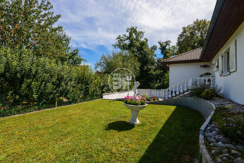 Maison - 232 m² - 7 pièces