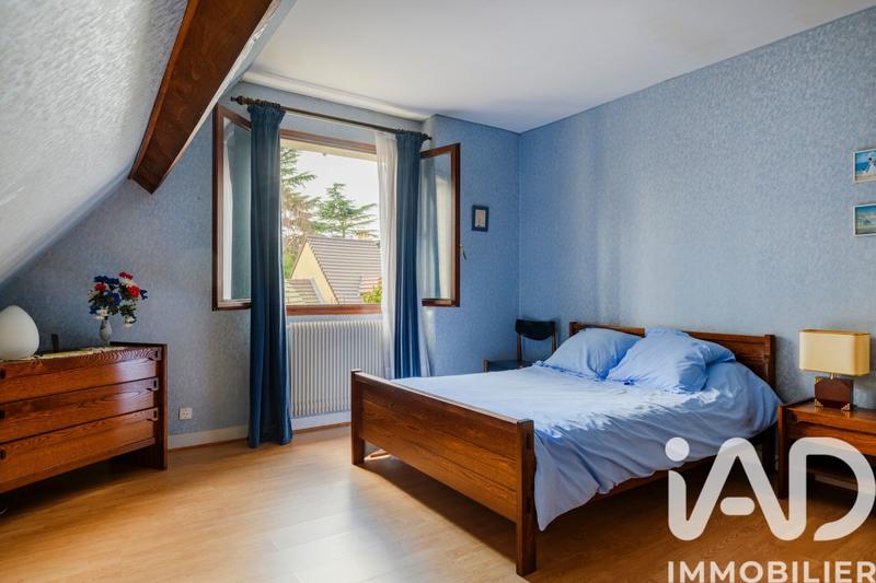 Maison - 225 m² - 8 pièces