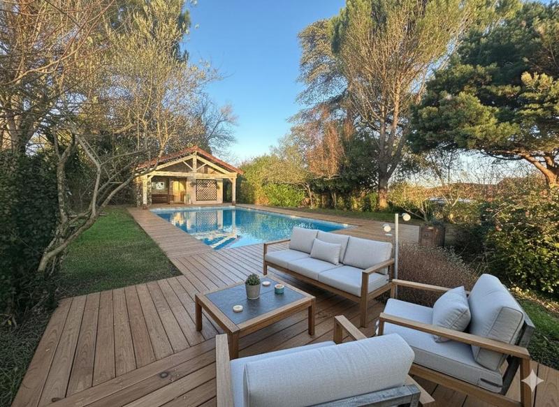 Villa - 200 m² - 5 pièces