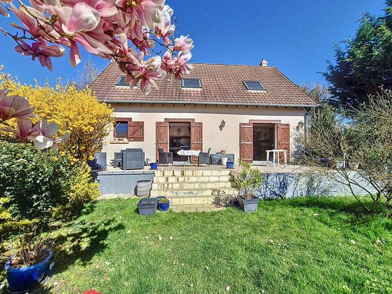 Maison - 143 m² - 5 pièces