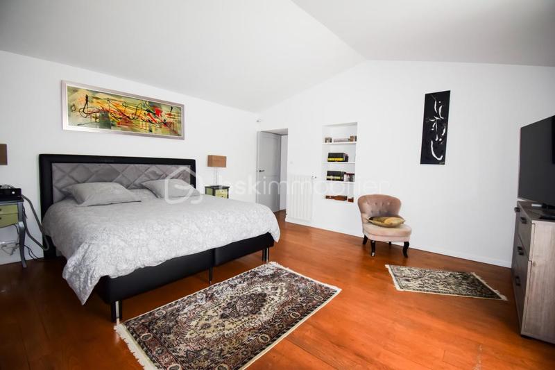 Demeure - 190 m² - 7 pièces