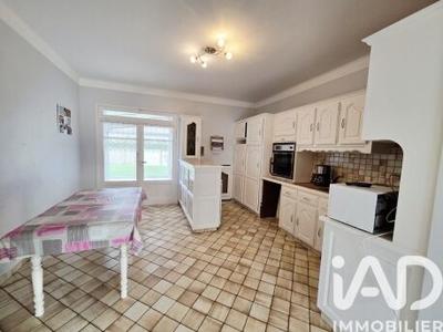 Maison - 198 m² - 8 pièces