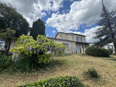 Maison - 185 m² - 6 pièces