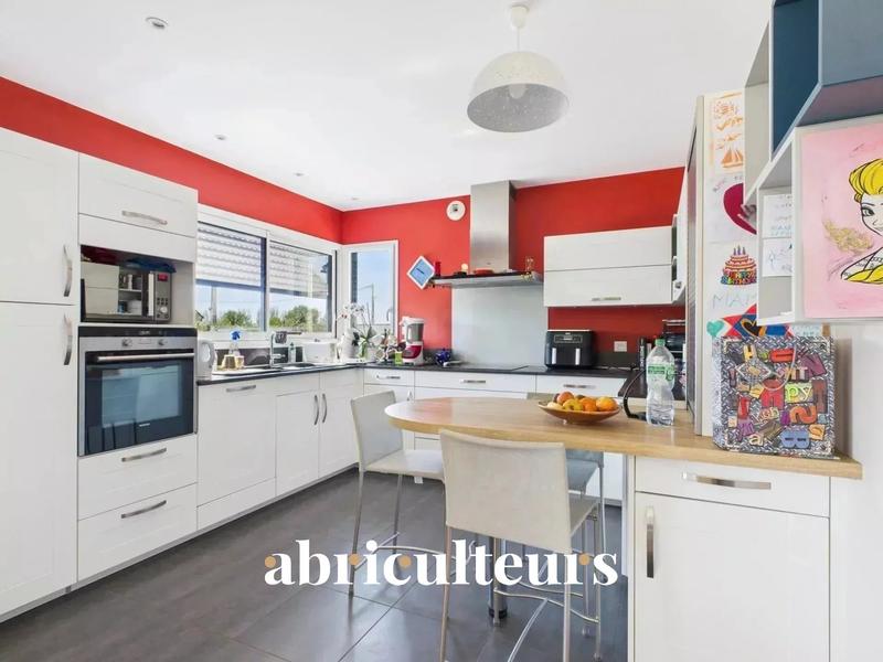 Maison - 186 m² - 9 pièces