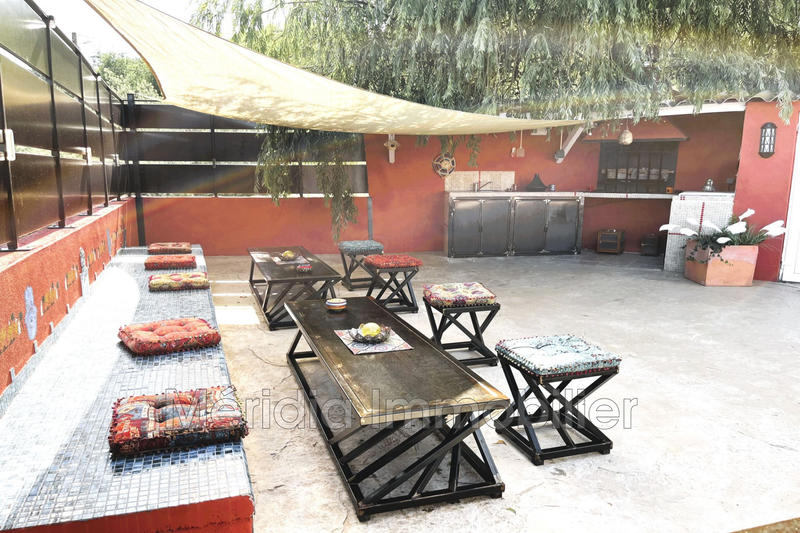 Villa - 219 m² - 6 pièces