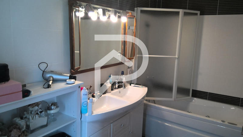 Maison - 165 m² - 6 pièces