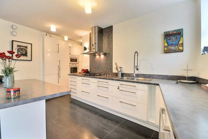 Maison d'architecte - 230 m² - 9 pièces