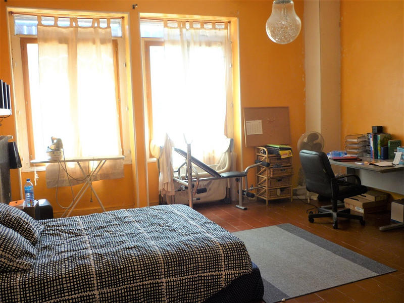 Propriété - 700 m² - 16 pièces