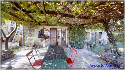 Maison - 332 m² - 11 pièces