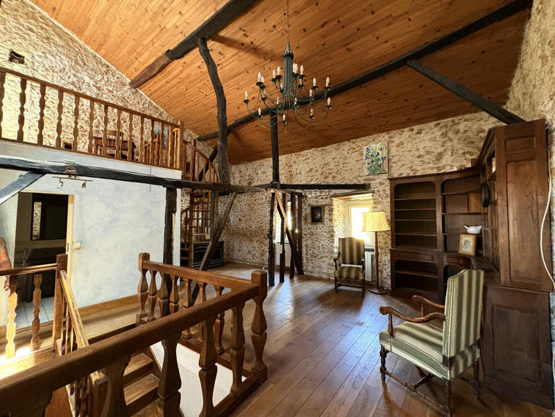 Maison - 161 m² - 6 pièces