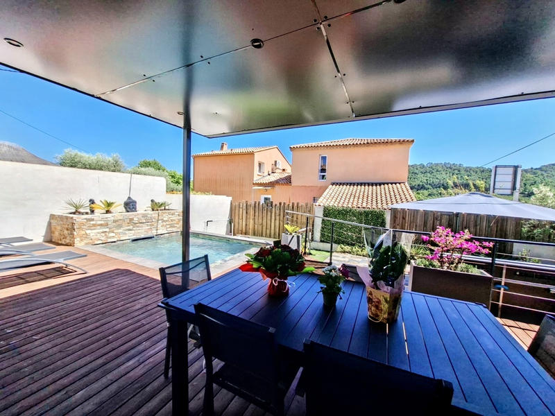 Maison - 101 m² - 4 pièces