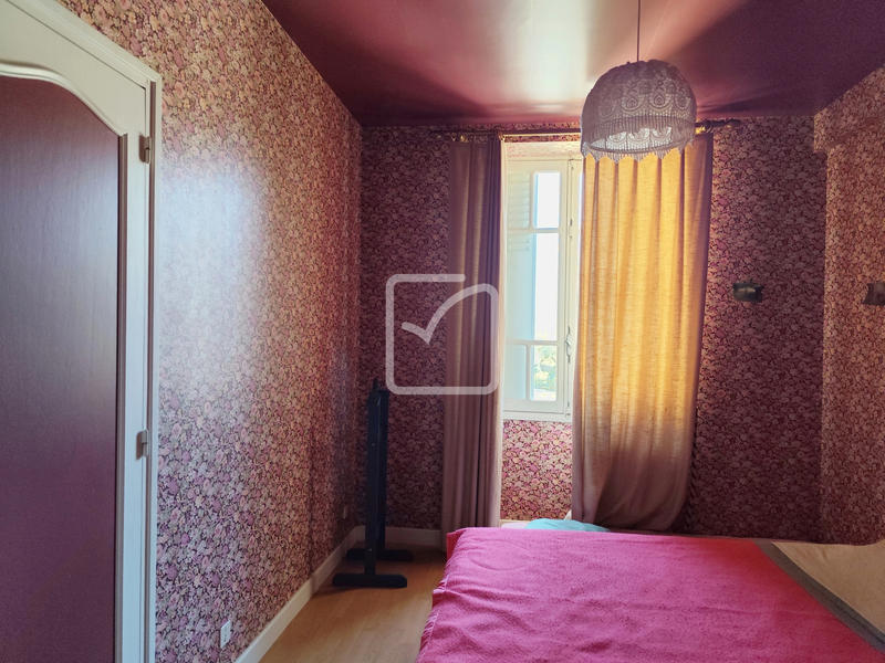 Maison - 150 m² - 9 pièces