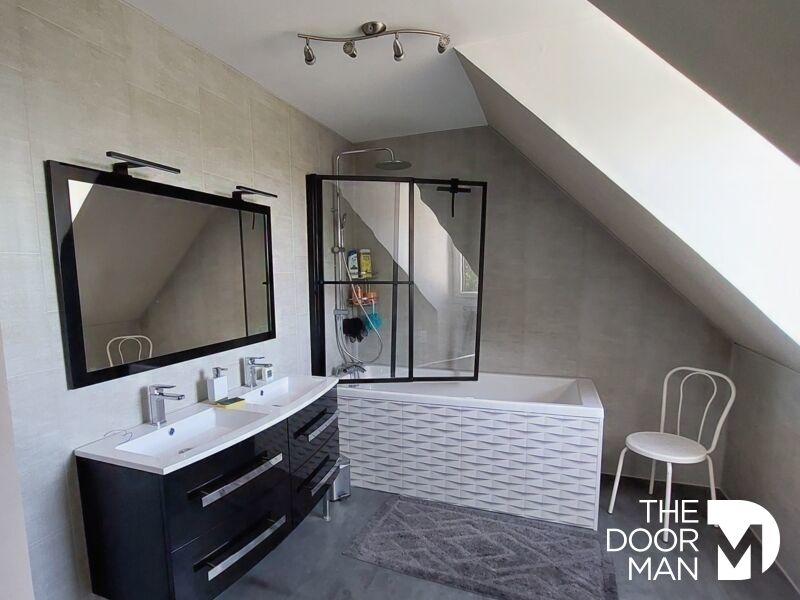 Maison - 330 m² - 11 pièces