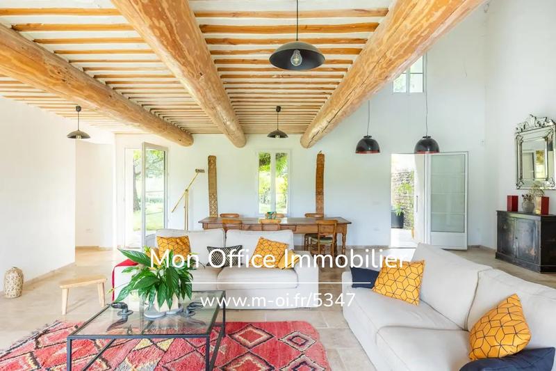 Remise - 354 m² - 8 pièces